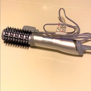 John Frieda Salon Shape 1.5 Inch Hot Air Brush